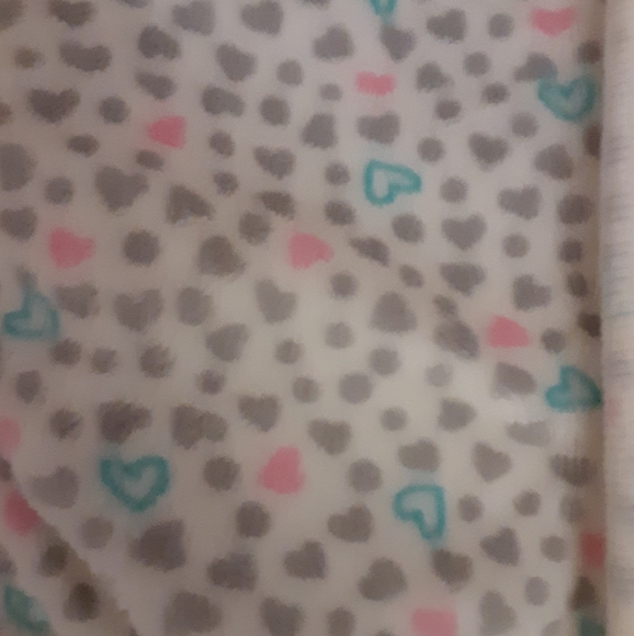 💕3 for 25💕 soft & adorable faux fur baby hoodie - Picture 2 of 9